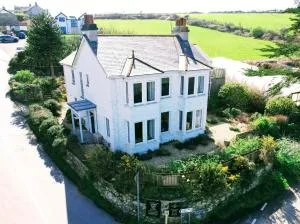 Treen House - Porthcurno