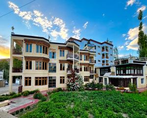 Zaltak Guest House and Hostel