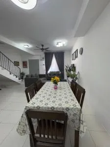 Perfect for Cozy Family Haven - Kampong Dekeh