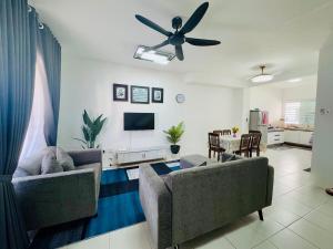 Zalins CozyHome 3BR - Double Storey Terrace