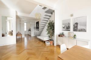 Center of Cannes 100m2 bright apartment