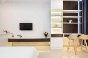 Rivergate, 1 Br, Center city