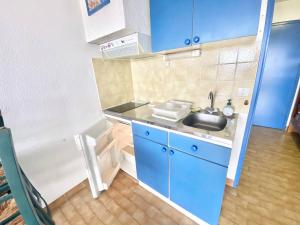 STUDIO CABINE 4 PERSONNES + PARKING