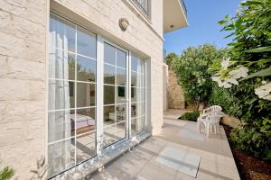 Villa Sofiia with panoramic views of the old town