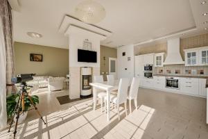 Villa Sofiia with panoramic views of the old town