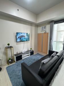 Walking distance to NAIA Terminal 3 at 81 Newport Bldg C1-4C