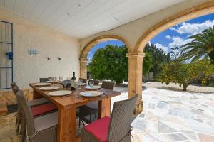 Ker Blanc by Aguilarent