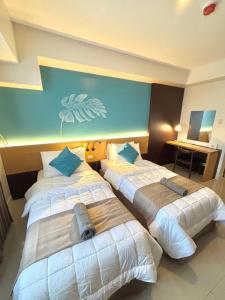 Chic Overlooking Studio at Horizons 101