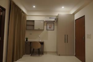 Redwood Magnus by Black Tie