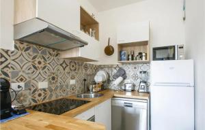 Modern apartment in Lido di Pomposa, 50 m² with balcony.
