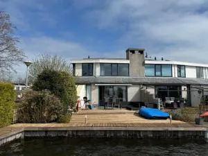 Luxe vakantiehuis aan het water, Lemmer - 莱米尔