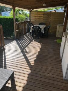 Campings Domaine des Iscles mobile home clim, jardinet sans vis-a-vis : photos des chambres