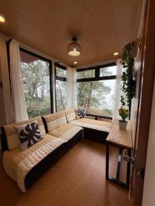 Aesthetic Chalet- 1 Loft Bedroom