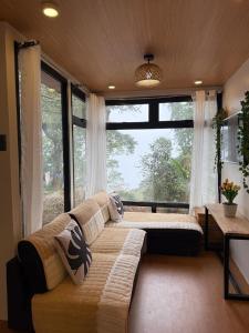 Aesthetic Chalet- 1 Loft Bedroom