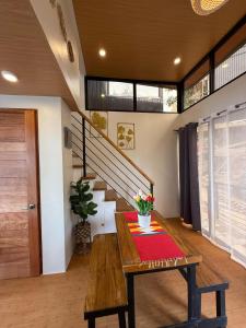 Aesthetic Chalet- 1 Loft Bedroom