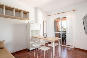 Apartamento económico en La Barrosa con piscina