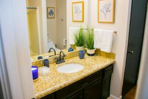 Villa de La Rosa with Pool & BBQ Area Wine Country