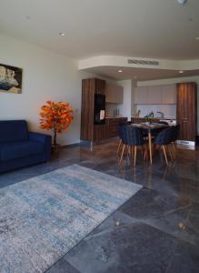 Sea view Mercury Tower, Rooftop infinity Pool