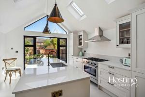 Number Ten - Beautiful 3-Bedroom Luxury Home