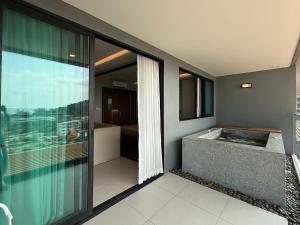 Surin Mida Grande residence with jacuzzi and sea view - Bang Tao & Surin beach