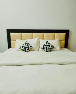 Private Bedroom 15 mins from Kashi Vishwanath Temple