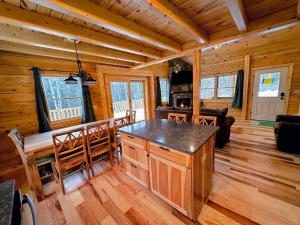 65PT New Log Cabin in Private