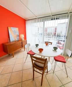 Appartements Le Petit Royan - APPARTEMENT HYPER CENTRE VILLE, 2 MIN DE LA PLAGE ET DES COMMERCES : photos des chambres