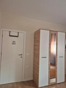 Kurmaku Guesthouse - Historic Stay inside Elbasan Castle