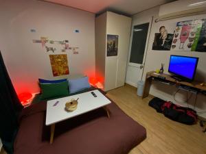 Tiny Colourful Studio in Busan near Dongseo University with free Parking lot
