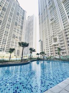 JFam Suites Allegra Condo with Balcony, FREE Parking