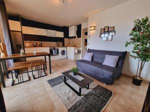 "Le Liberty" Appartement calme et cosy avec vue piscine et montagnes