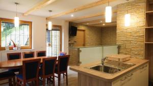 Hiša Lunna - Apartments in a Forest Paradise