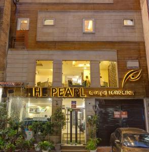 Hotel The Pearl Near BLK Hospital