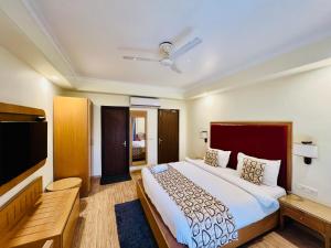 ALOHA ON SACRED GANGES with INFINITY POOL