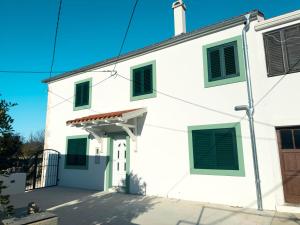 Private House 3 Bed, 3 Bath In Luka Dugi Otok