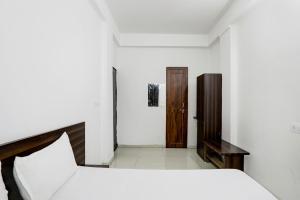 Hotel O Regal Park