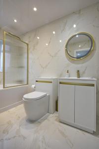 Luxury Harborne Home, Perfect for Contractors & Families 5 Mins from QE & Uni