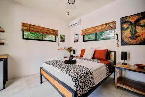 Secluded Jungle Home 5 min walk to the beach - Casa Garza