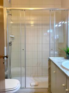 NOVO! Apartamento junto à praia com piscina