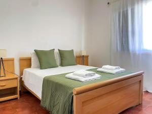 NOVO! Apartamento junto à praia com piscina