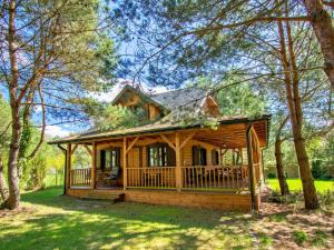 Ferienhaus "Maga" am See in Masuren - Kamin & WLAN, umzäunter Garten, Hunde willkommen
