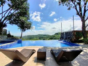 Yellow Hill Leisure Resort, Bamban, Tarlac