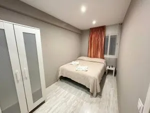 Plaza Serra - 圣阿德里安-德贝索斯