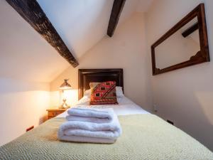 Black Boy Single Room with Shower room in The Black Boy Inn