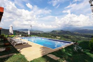 FINCA CON VISTA DESLUMBRANTE - Rinconada, descanso total