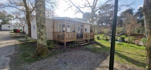 Maisons de vacances Cosy mobil home 3Ch en foret, parking inclus, plage a 15mn a pied : photos des chambres