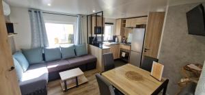 Maisons de vacances Cosy mobil home 3Ch en foret, parking inclus, plage a 15mn a pied : photos des chambres