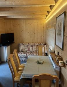 Geräumiges Tiny Haus für 1 bis 8 Personen mit Infrarotkabine