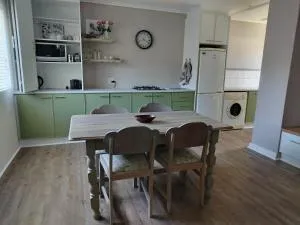 9 On Main - Harkerville