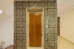 Hotel O Giriraj Palace by Govindam - Sarīma